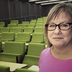 kansainvälisen oikeuden ja valtiosääntöoikeuden professori Elina Pirjatanniemi